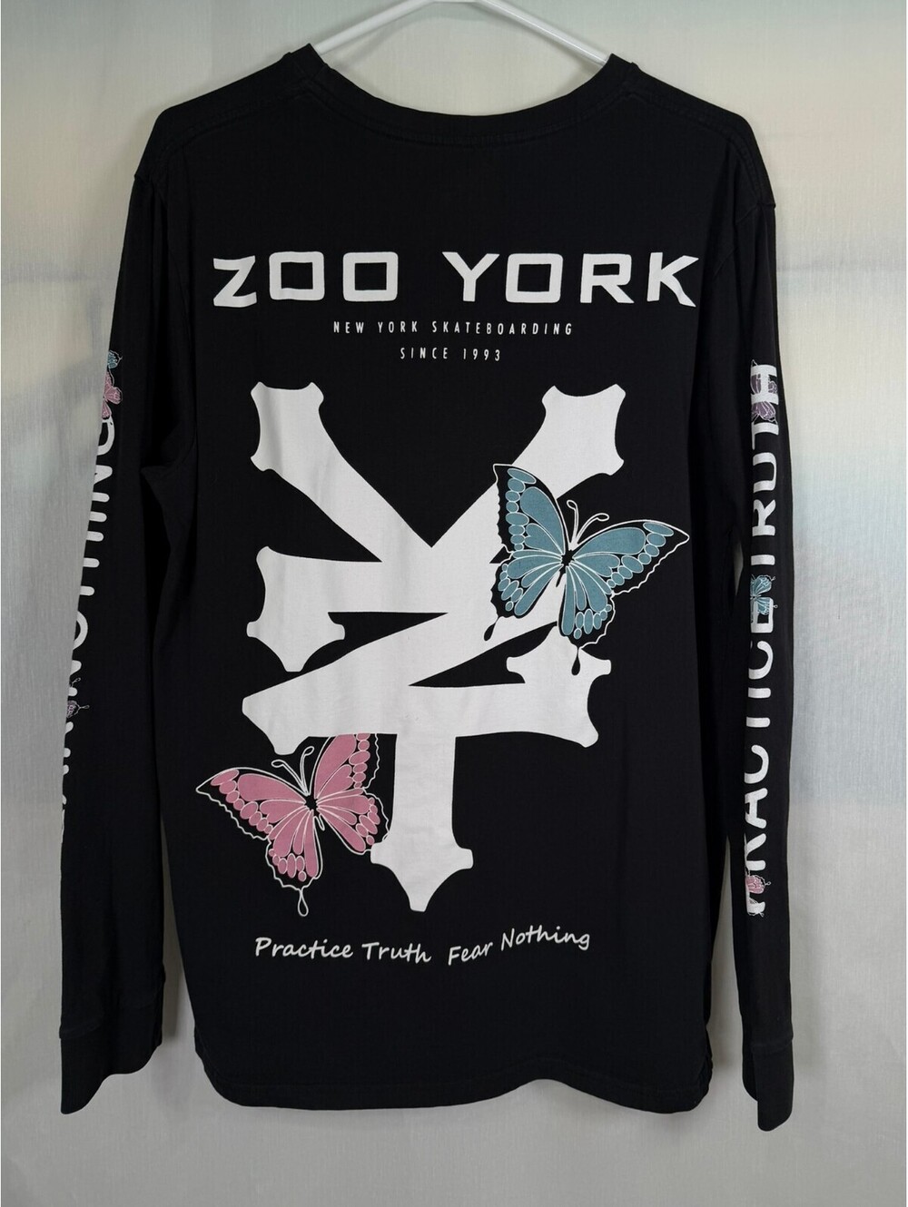 Zoo York Graphic Long Sleeve T-Shirt Butterflies Men's Medium